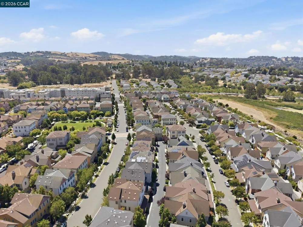 2147 Tsushima St Hercules, CA 94547