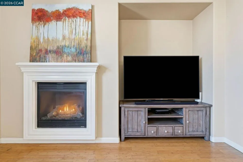 2147 Tsushima St Hercules, CA 94547