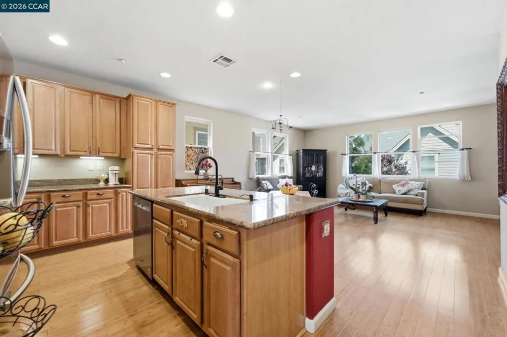 2147 Tsushima St Hercules, CA 94547