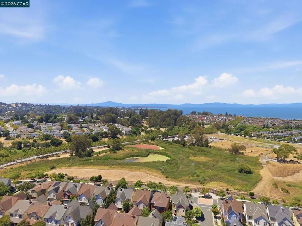 2147 Tsushima St Hercules, CA 94547