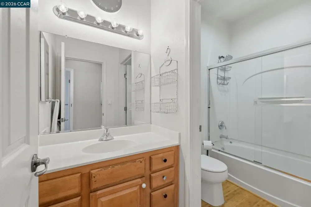 2147 Tsushima St Hercules, CA 94547