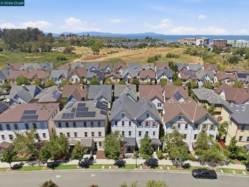 2147 Tsushima St Hercules, CA 94547