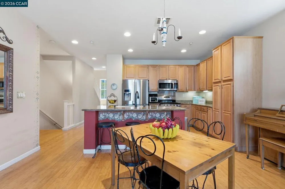 2147 Tsushima St Hercules, CA 94547