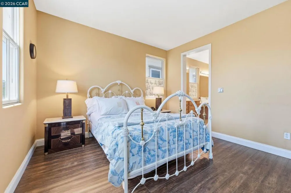 2147 Tsushima St Hercules, CA 94547