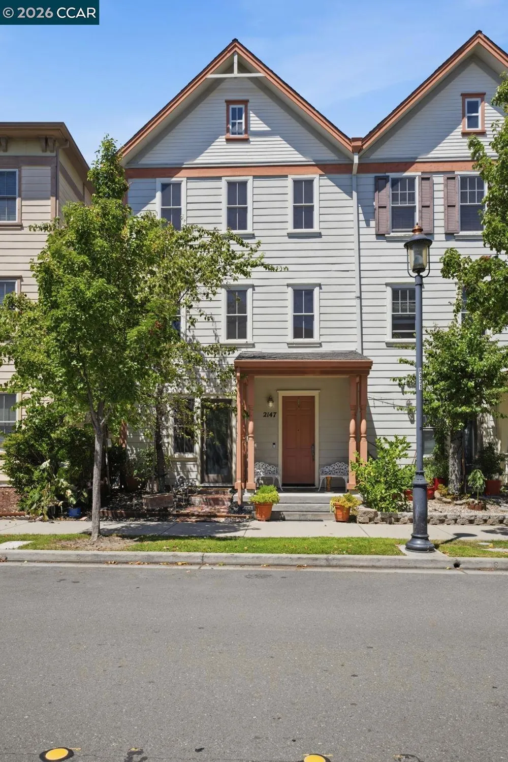 2147 Tsushima St Hercules, CA 94547