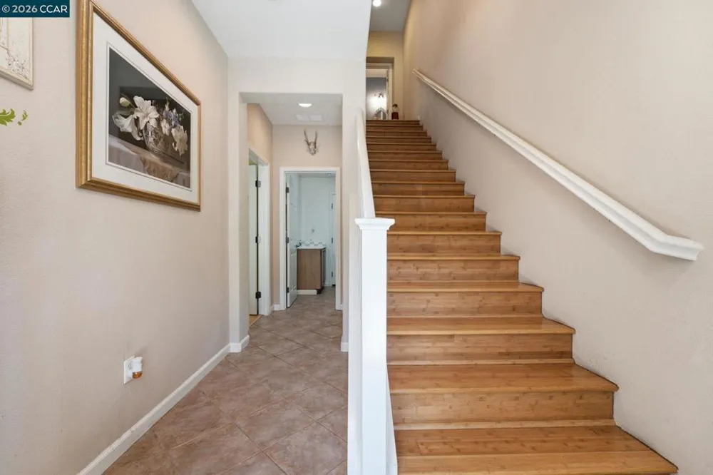 2147 Tsushima St Hercules, CA 94547