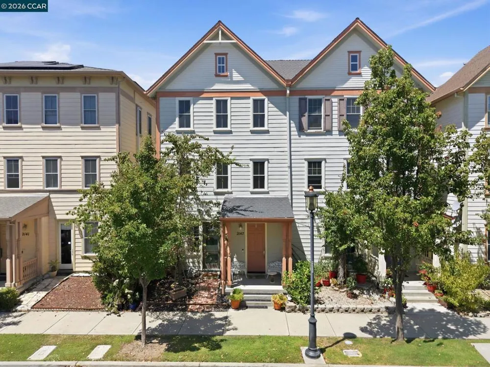 2147 Tsushima St Hercules, CA 94547