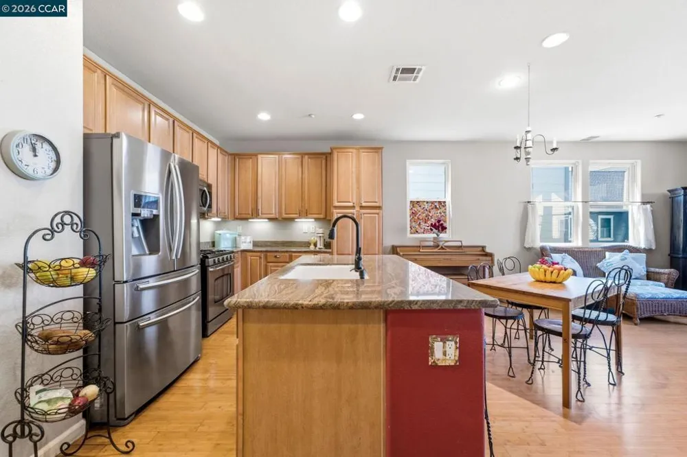 2147 Tsushima St Hercules, CA 94547