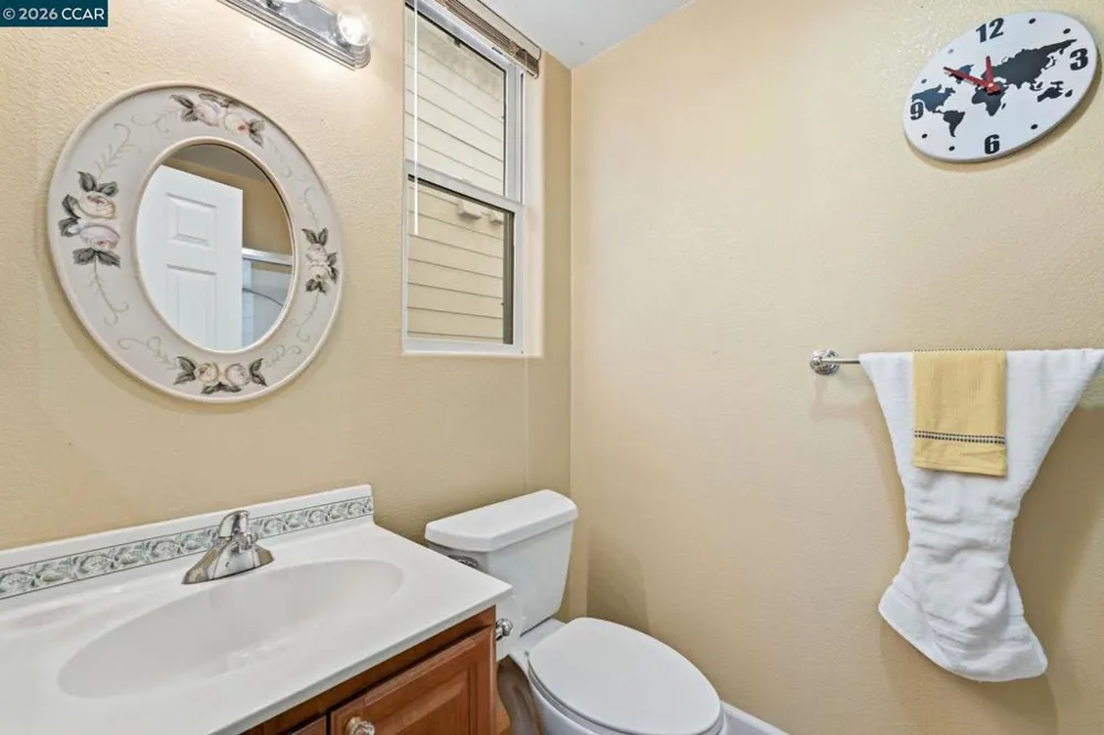 2147 Tsushima St Hercules, CA 94547