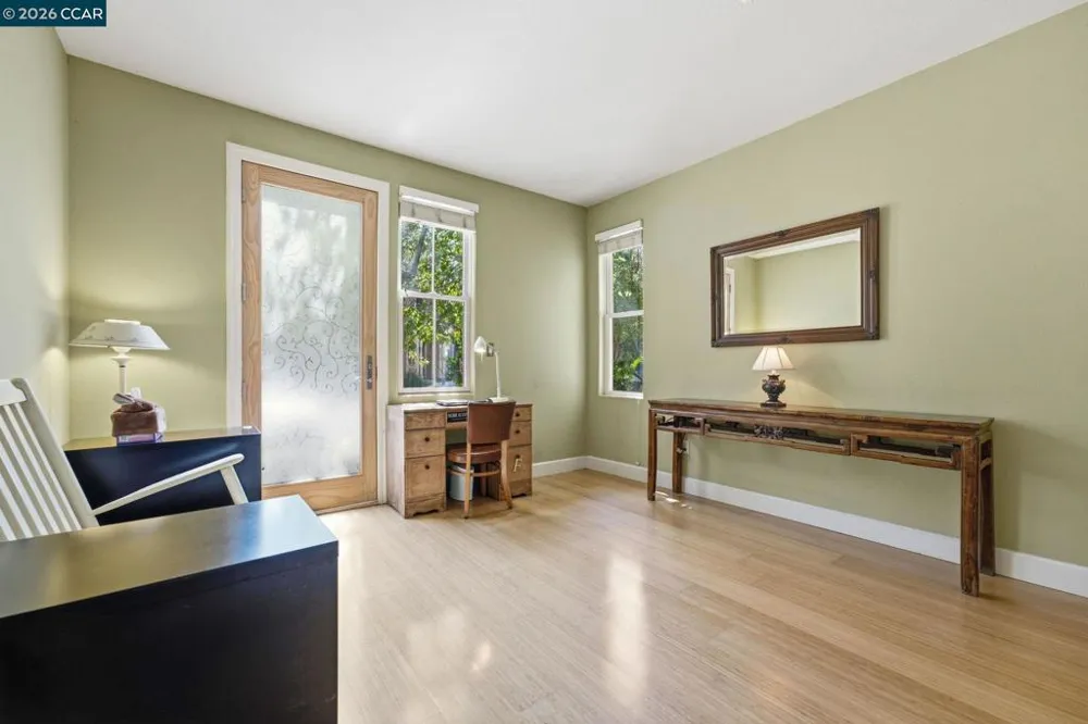2147 Tsushima St Hercules, CA 94547