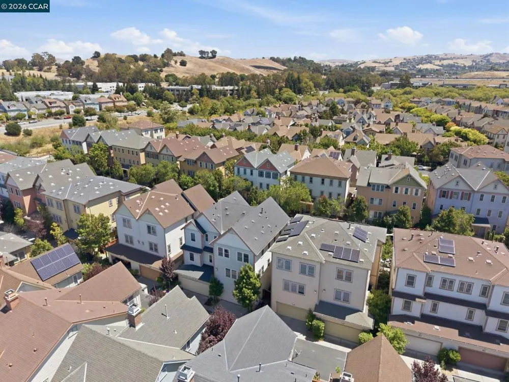 2147 Tsushima St Hercules, CA 94547