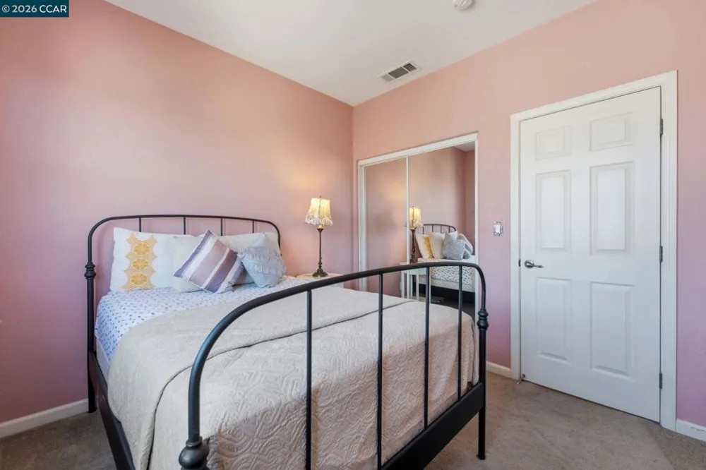 2147 Tsushima St Hercules, CA 94547