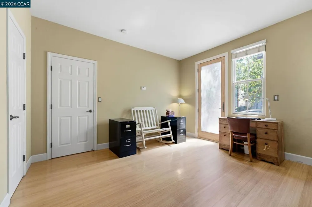 2147 Tsushima St Hercules, CA 94547