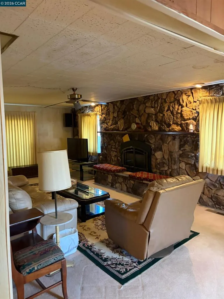165 Linda Vista Ave Pittsburg, CA 94565