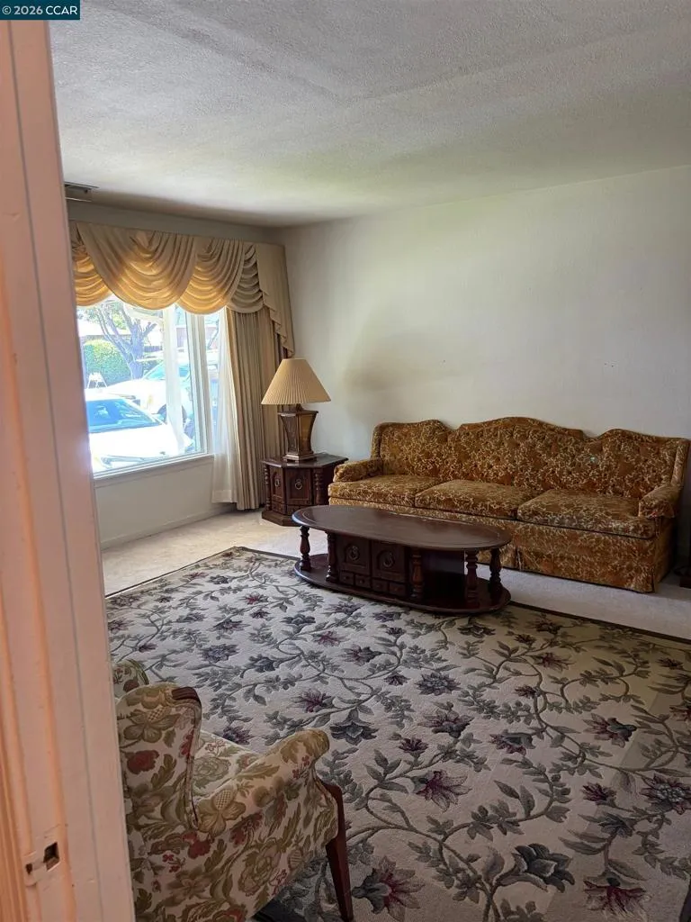 165 Linda Vista Ave Pittsburg, CA 94565