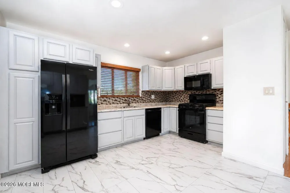 6 Ennis Drive Hazlet, NJ 07730