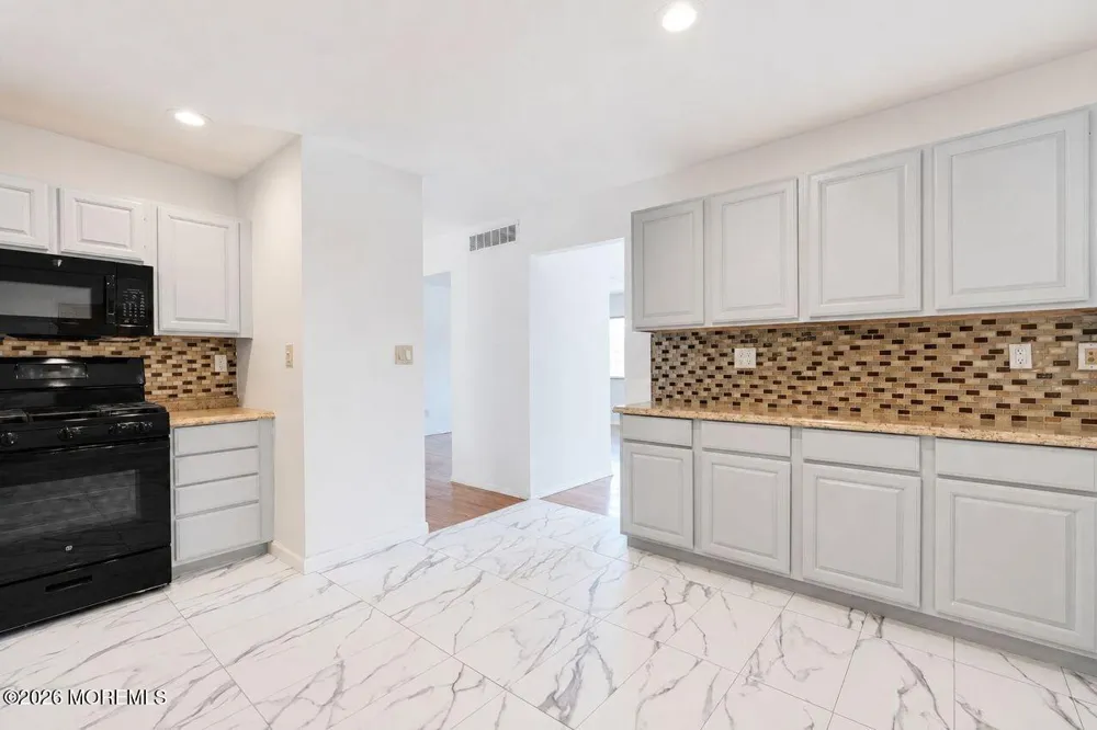 6 Ennis Drive Hazlet, NJ 07730