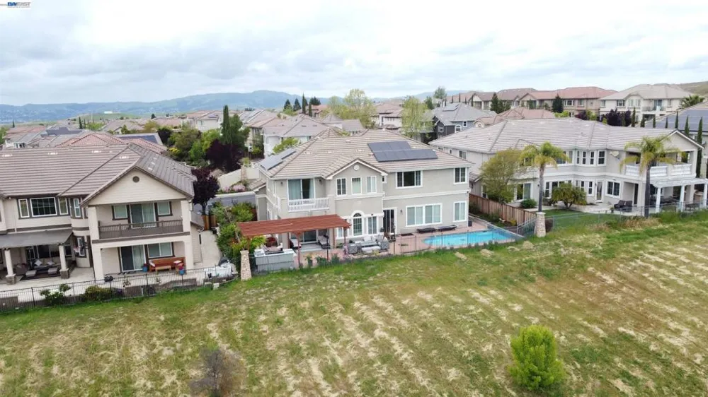 5637 Saddle Creek Ter Dublin, CA 94568