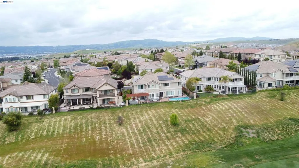 5637 Saddle Creek Ter Dublin, CA 94568