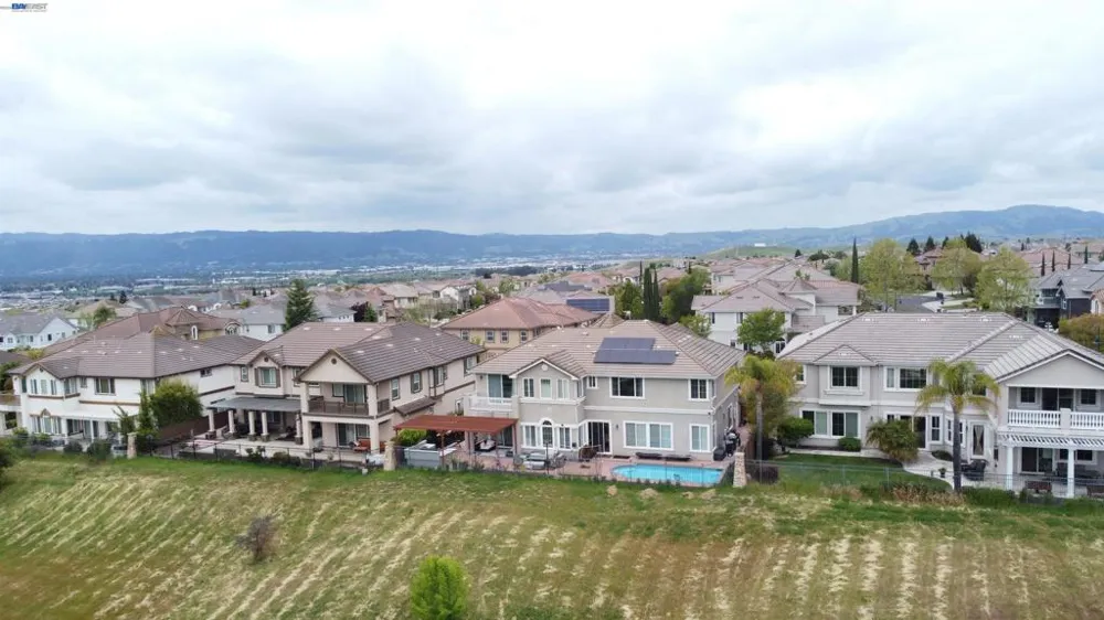 5637 Saddle Creek Ter Dublin, CA 94568