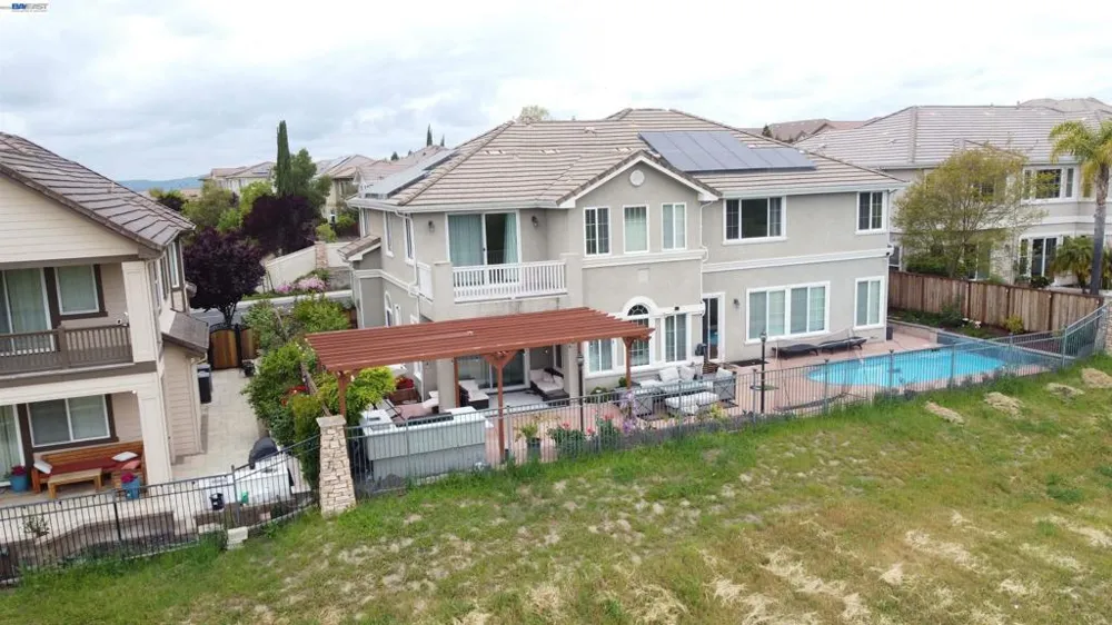 5637 Saddle Creek Ter Dublin, CA 94568