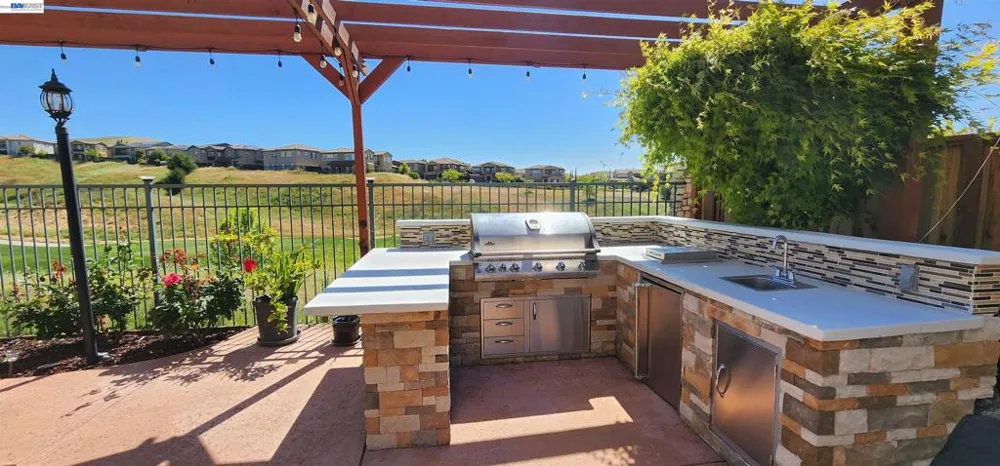 5637 Saddle Creek Ter Dublin, CA 94568
