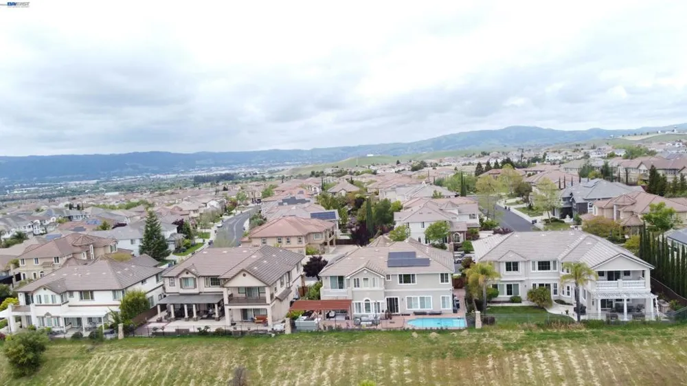5637 Saddle Creek Ter Dublin, CA 94568