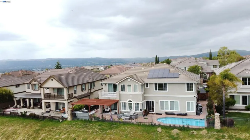 5637 Saddle Creek Ter Dublin, CA 94568