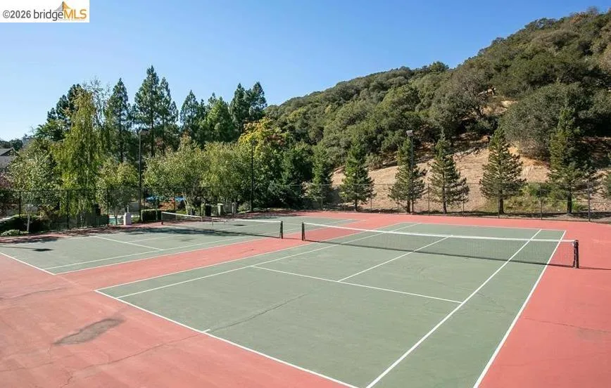 580 Canyon Oaks #D Oakland, CA 94605