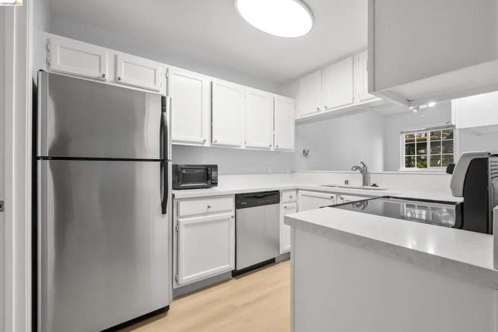 580 Canyon Oaks #D Oakland, CA 94605