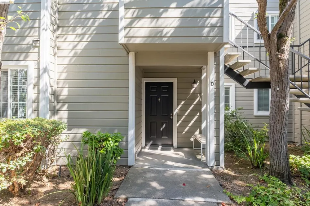 580 Canyon Oaks #D Oakland, CA 94605