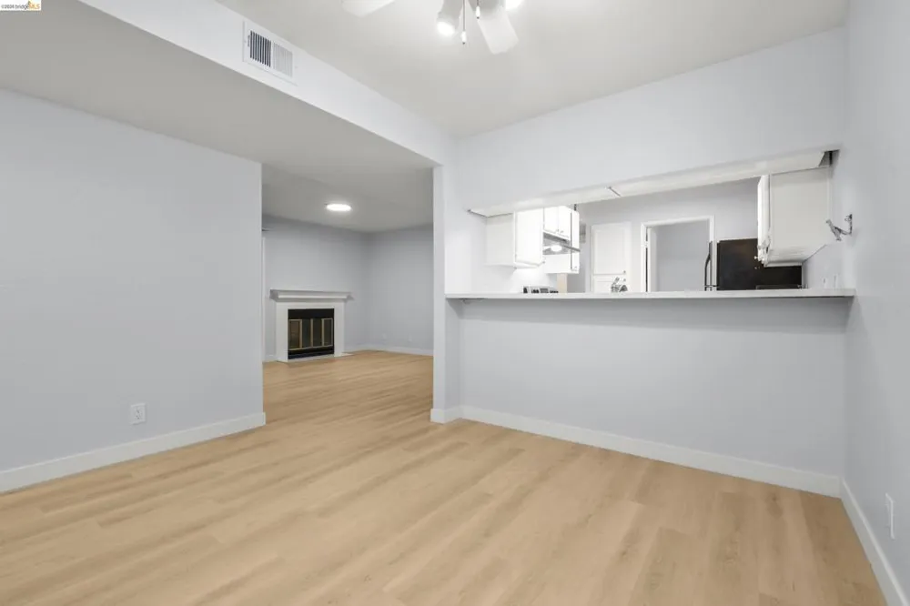 580 Canyon Oaks #D Oakland, CA 94605