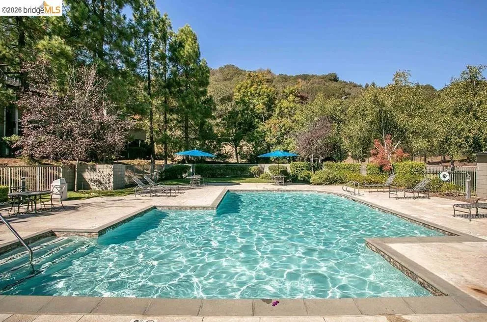580 Canyon Oaks #D Oakland, CA 94605