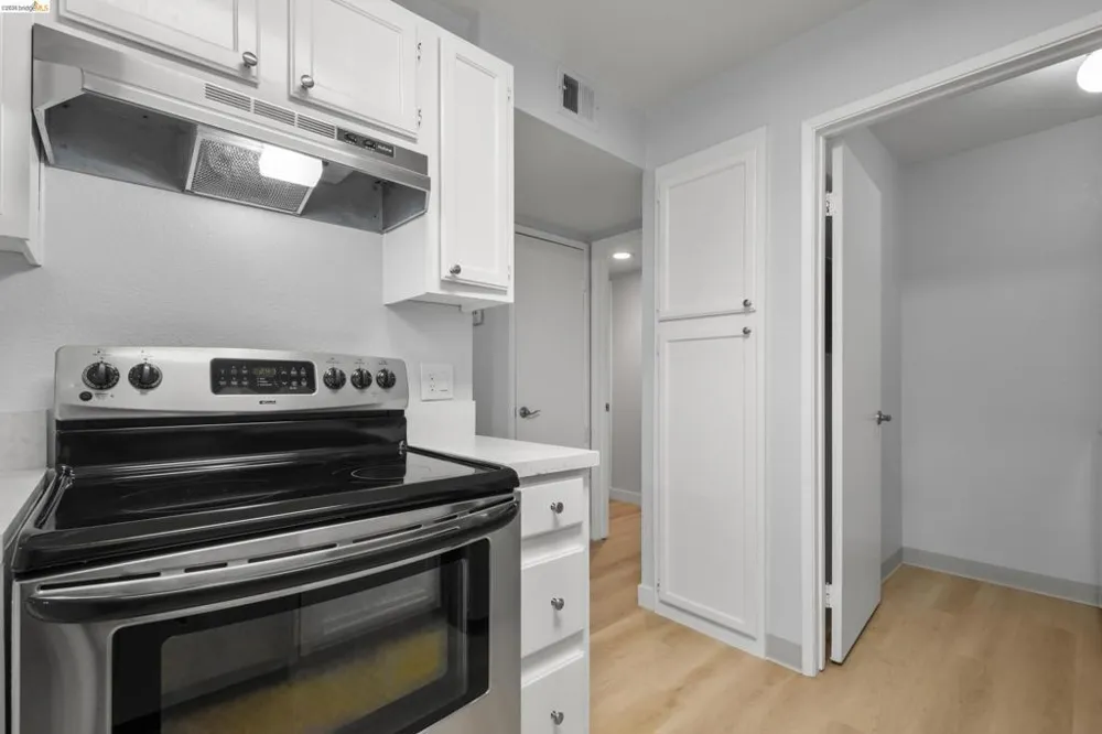 580 Canyon Oaks #D Oakland, CA 94605