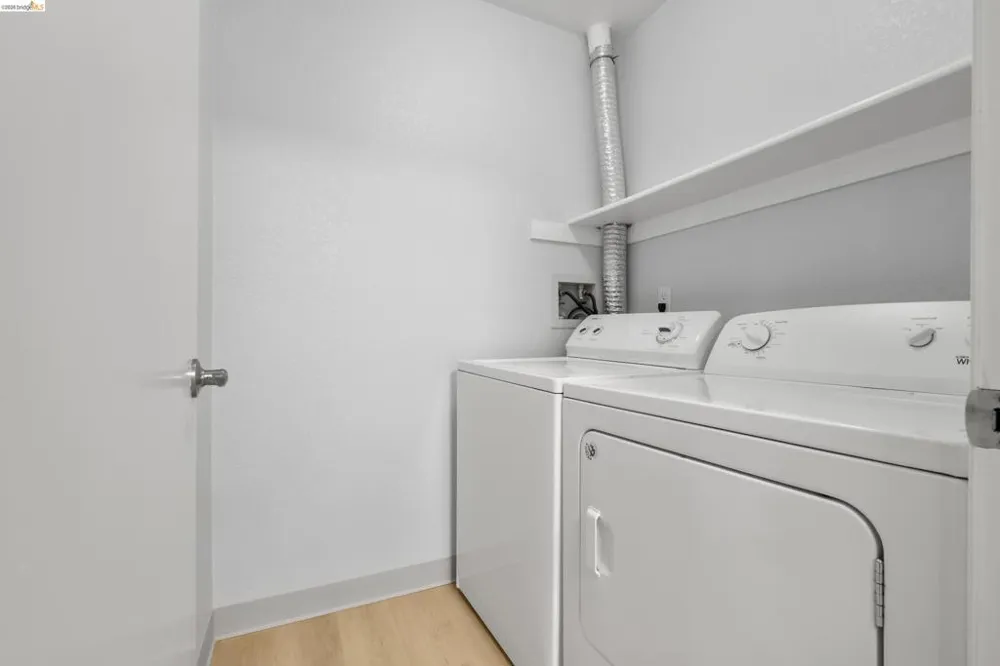 580 Canyon Oaks #D Oakland, CA 94605