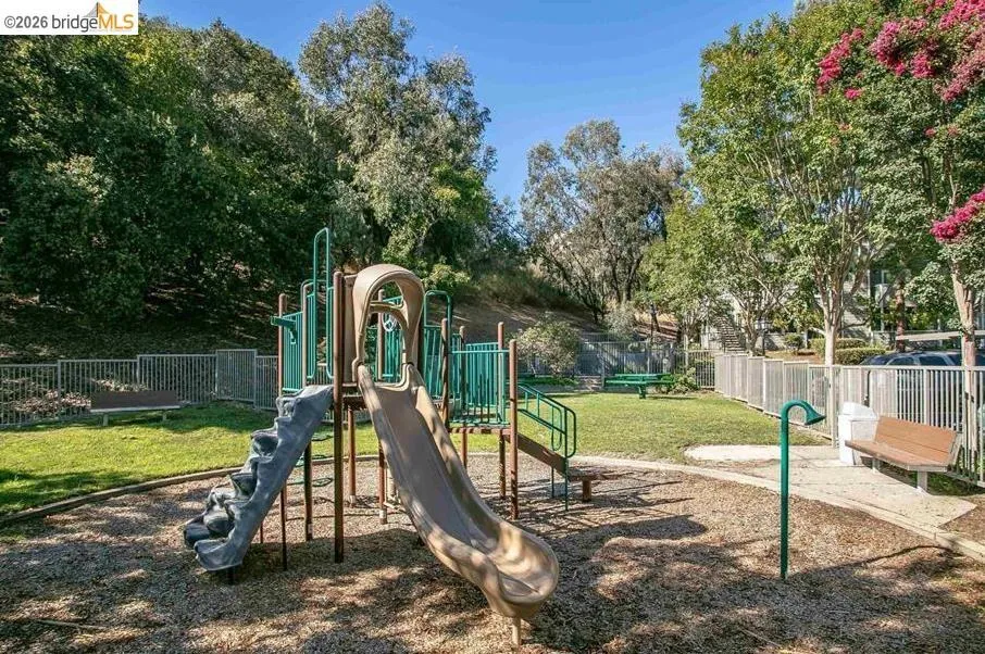 580 Canyon Oaks #D Oakland, CA 94605