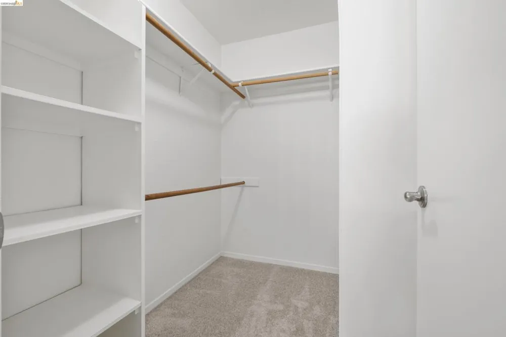 580 Canyon Oaks #D Oakland, CA 94605