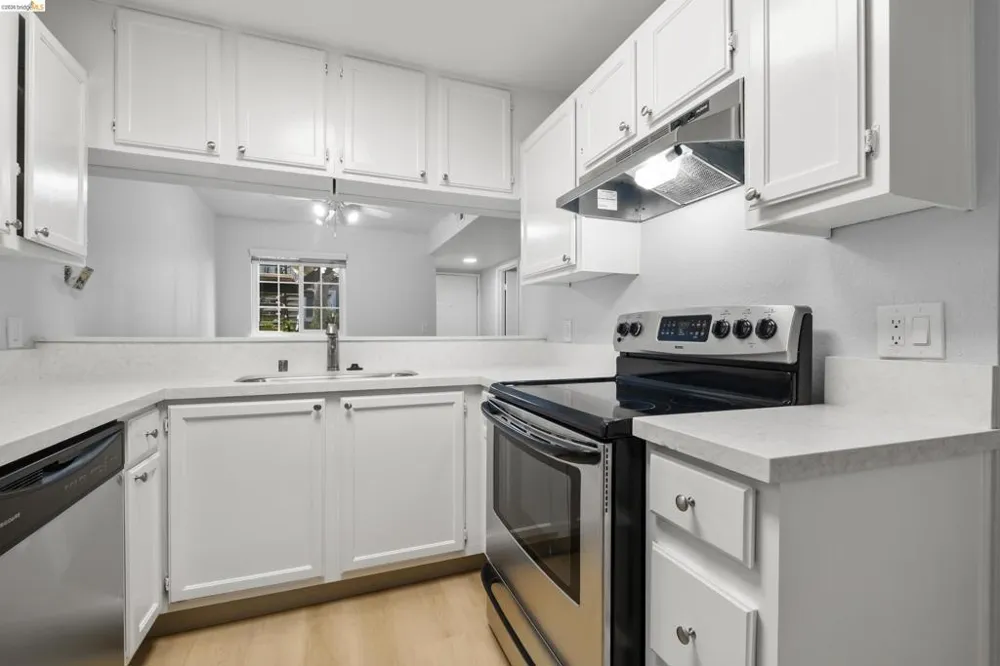 580 Canyon Oaks #D Oakland, CA 94605
