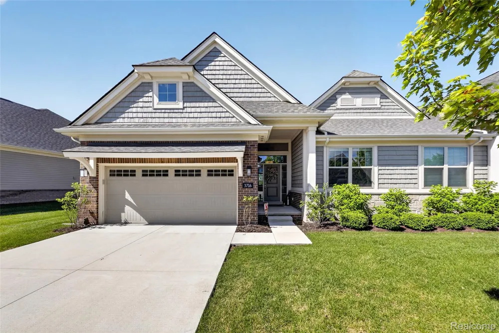 3716 Chatham Pl Brighton Township, MI 48114