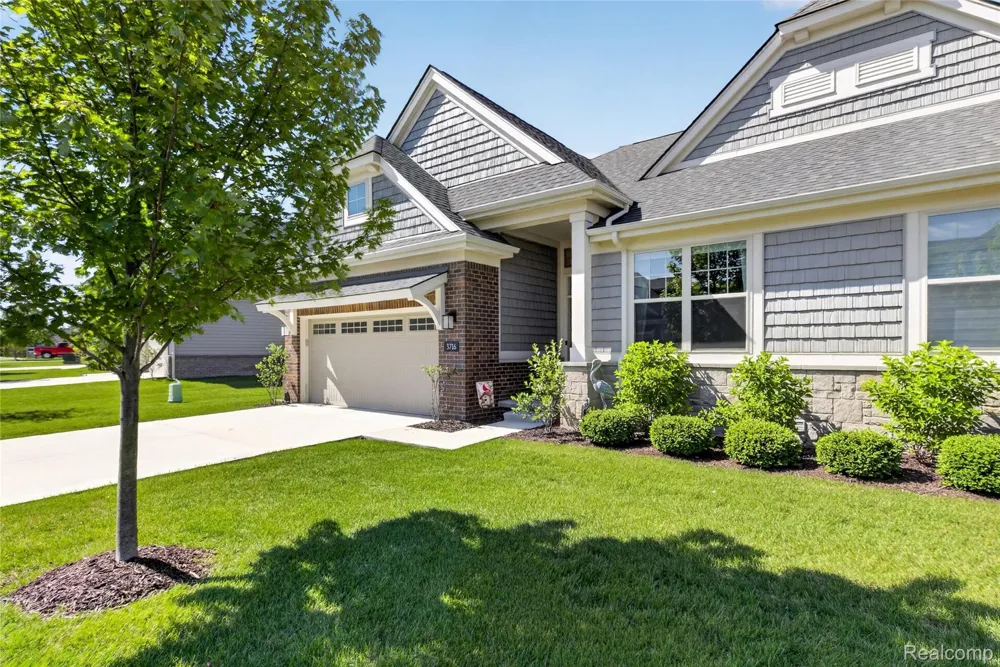 3716 Chatham Pl Brighton Township, MI 48114