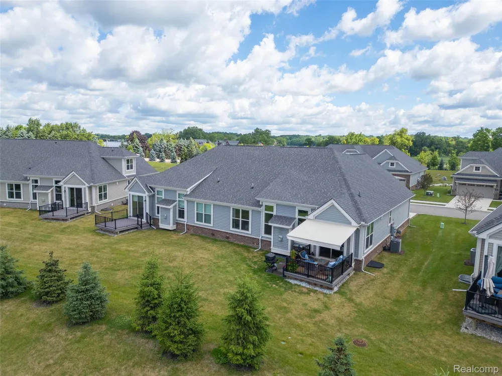 3716 Chatham Pl Brighton Township, MI 48114