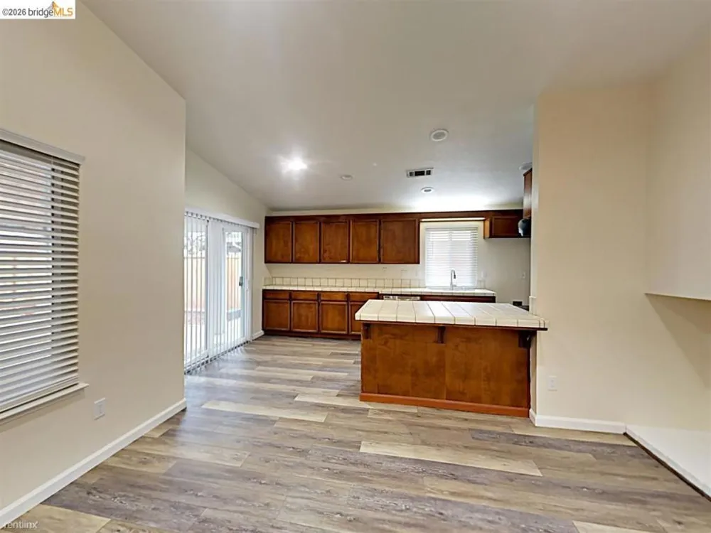 1740 Gateway Dr Oakley, CA 94561