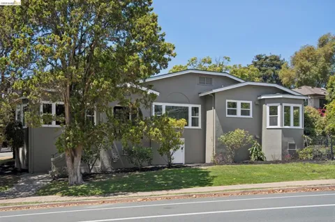 1080 Monterey Ave.