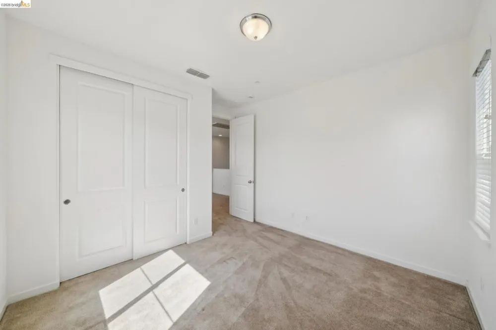 320 Heritage Ln Dixon, CA 95620