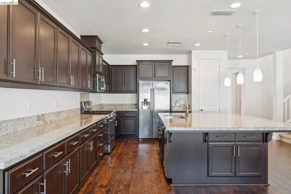 320 Heritage Ln Dixon, CA 95620