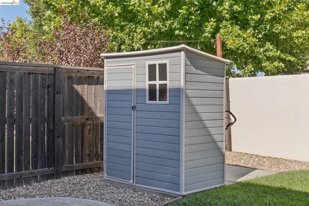 320 Heritage Ln Dixon, CA 95620