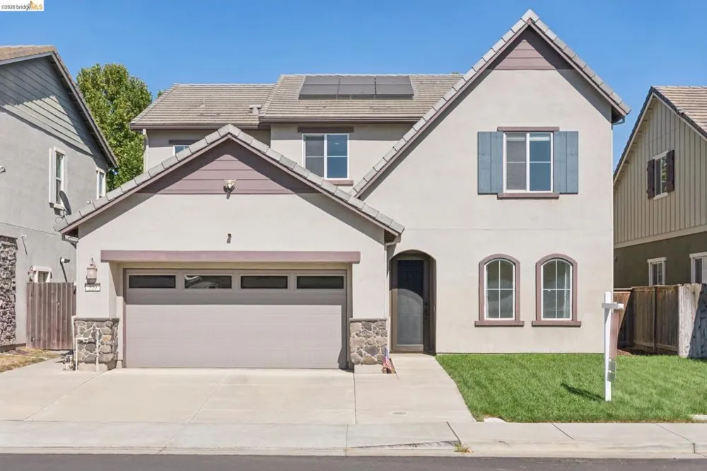320 Heritage Ln Dixon, CA 95620