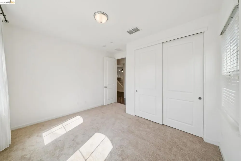 320 Heritage Ln Dixon, CA 95620