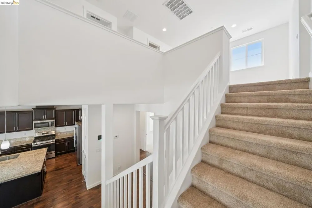 320 Heritage Ln Dixon, CA 95620