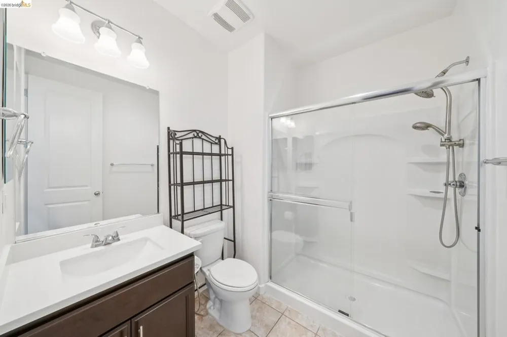 320 Heritage Ln Dixon, CA 95620